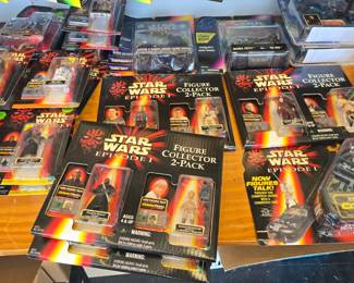Massive Star Wars collection of all sizes and characters 