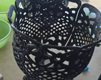 cast iron planters 