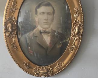 antique bubble glass pic frame 