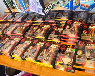 Massive Star Wars collection of all sizes and characters 