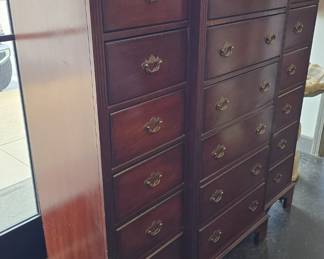 Large Lexington furniture chest of drawers Very nice 