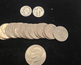 Miscellaneous coins, some silver.
