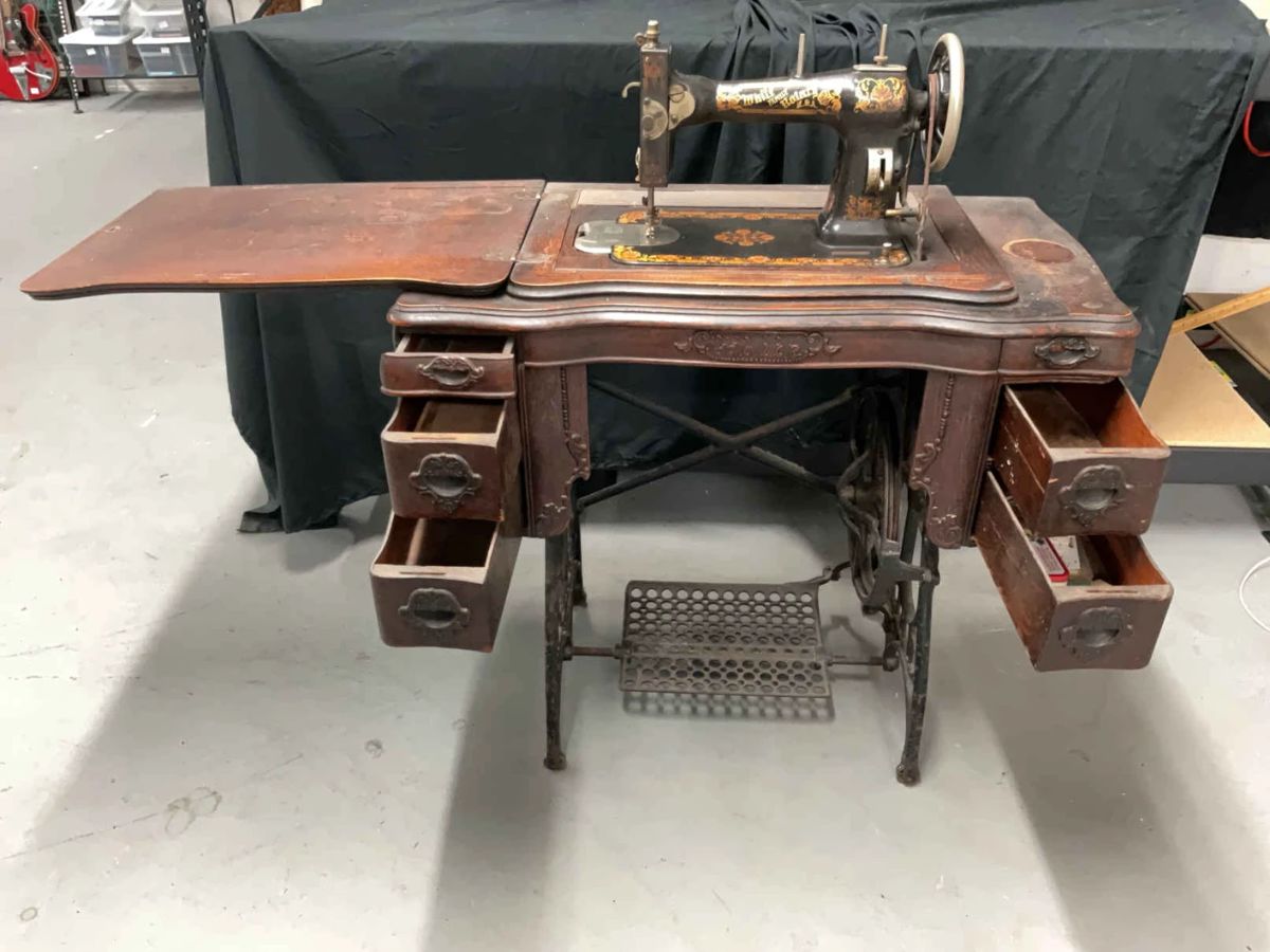 001 White Rotary Treadle Sewing Machine Desk