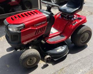 005 Troy Bilt Bronco Riding Lawn Mower