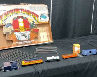 2 Vintage Electric Train Sets