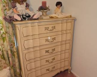 5 drawer french provincial chest of drawers