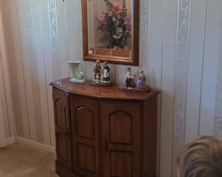 Wood wall mirror and credenza console