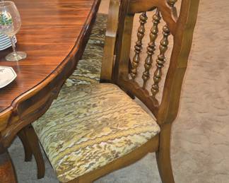 Dining room table and chairs 