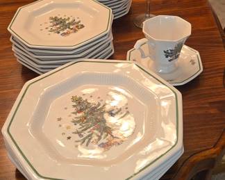 Nikko Classic Collections Christmas Tree Dishes Approximately 76 pieces