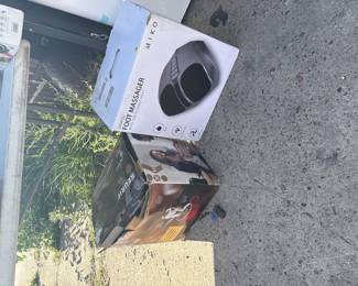 Shiatsu Foot massager $15 
Keurig k- classic brand new $40