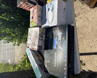 24” nitro qg1 series gaming monitor $150 obo (new)
Mesa serving caddy$20 (new)
Laurie gates serve set $50 (new)
8 piece titan wine set $20(new)
