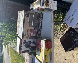 FAO shwartz stage stars karaoke $20 (new)
Lodge cast iron $50 (new)
Ninja wood fire out door grill &smoker $250 obo (new)
Cast iron fajita set $25 (new)