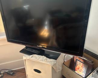 TV\
