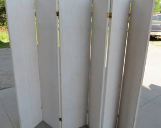 Lot 390. 6-Panel privacy screen. Each panel is 16" x 70". VGC