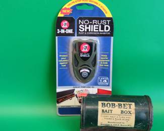 Lot 185. Bob-Bet Bait Box. No-Rust Shield preventor.