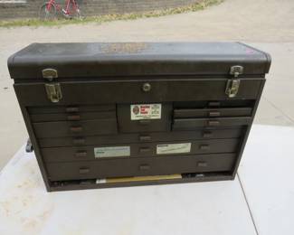 Lot 416. Machinist's toolbox with contents