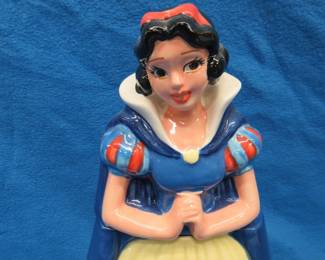 Lot 400. Disney Snow White cookie jar