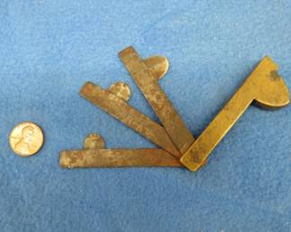 Lot 38. 19th-Century fleam bloodletting tool. (Thanks but I'll get a second opinion.)