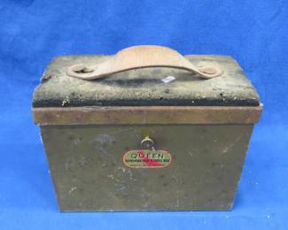 Lot 125. Queen Revolving Seat & Shell box