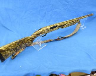 Lot 18. Mossberg Model 835 Ulti-Mag 12-gauge shogun. Advantage wetlands camo. Full choke tube. Chambered for 2 3/4". 3", and 3 1/2" shells. Flambeau hard case