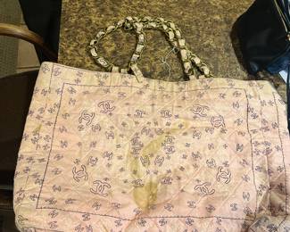 AUTHENTIC CHANEL TOTE!