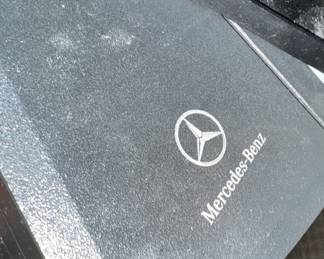 2 Bose Radios, one Mercedes Benz logo + one CD/Radio