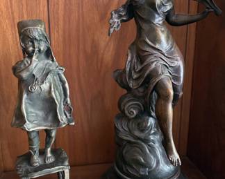 Replica sculpture “Phebe” by Emile Bruchon
Repro “Girl on a Chair” by Juan Clara