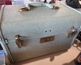 Vintage train/travel case