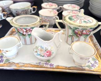 Tressemanes + Vogt of Limoges, France hand painted violet porcelain tray