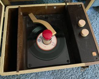 Vintage Montgomery Ward Airline portable record player