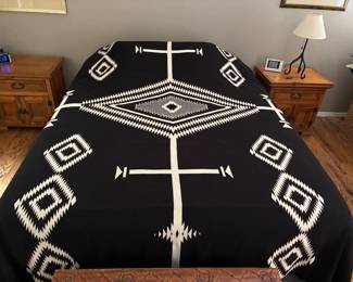 Pendelton reversible queen size blanket 'Kiva Steps'