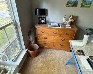 dresser,