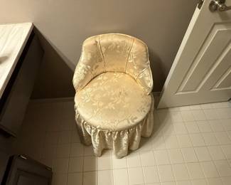 Bathroom vanity seat
