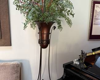 Plant and plant stand