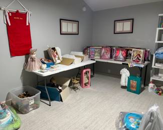 Barbie Collectible Dolls, Madame Alexander and Ashton Drake Galleries Dolls, Beanie Babies