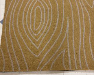 close up of the rugs design.