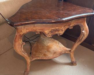 Side view of the base showing the shelf.
