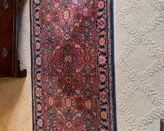 $220. Karastan rug. 100% wool. 2'6" x 5' 3".