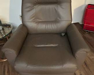 Power lift chair. Like new. 