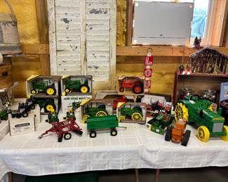 Big Blue Barn/Dovetail Antiques 13280 52nd St. SE, Lowell