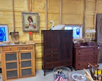 Big Blue Barn/Dovetail Antiques 13280 52nd St. SE, Lowell