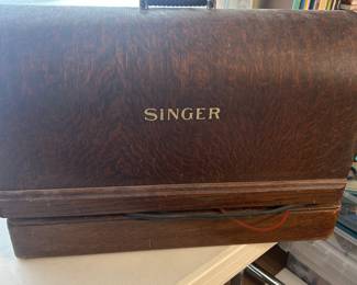 Antique Singer in wood hard case