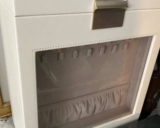 Jewelry case