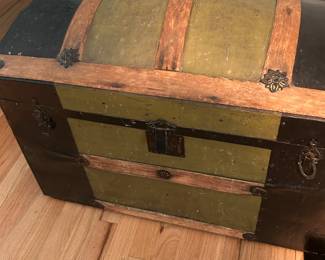 Old curve top trunk