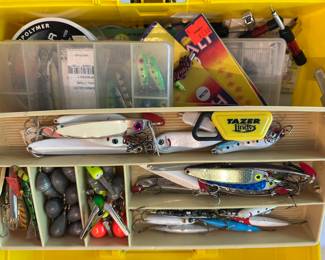 Ice fishing tackle box