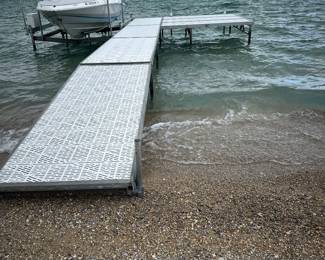 4-section dock with side platform