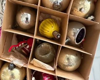 More vintage Christmas ornaments.....