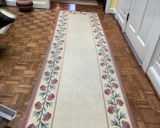 FINE AUBBUSSAN HANDWOVEN RUG