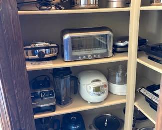 Small appliances: Kitchenaid, Vitamix, and lots more