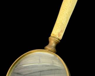 Shakespeare Handle Magnifying Glass